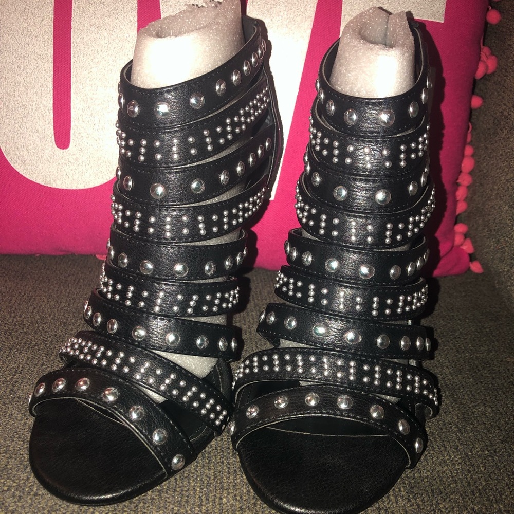 Torrid Black Strap 👠